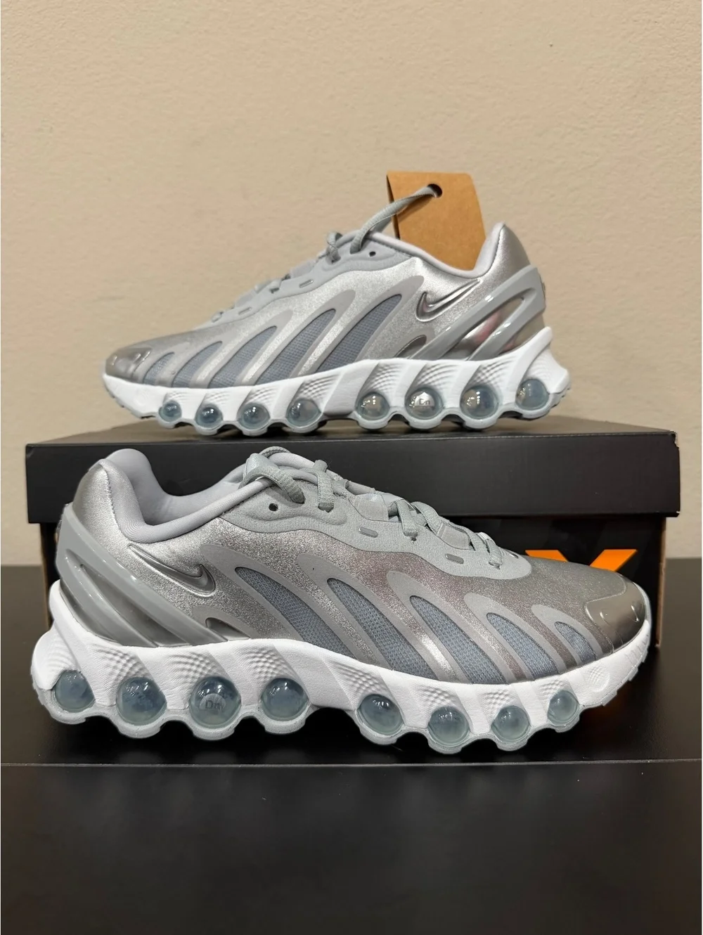 Size 8.5 - Nike Women’s Air Max DN8 “Wolf Grey Metallic Silver”